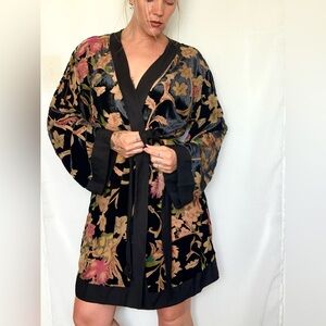 Vintage Floral Velvet Kimono Robe - Black and Gold